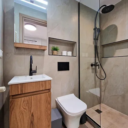 Apartment Pythagora *